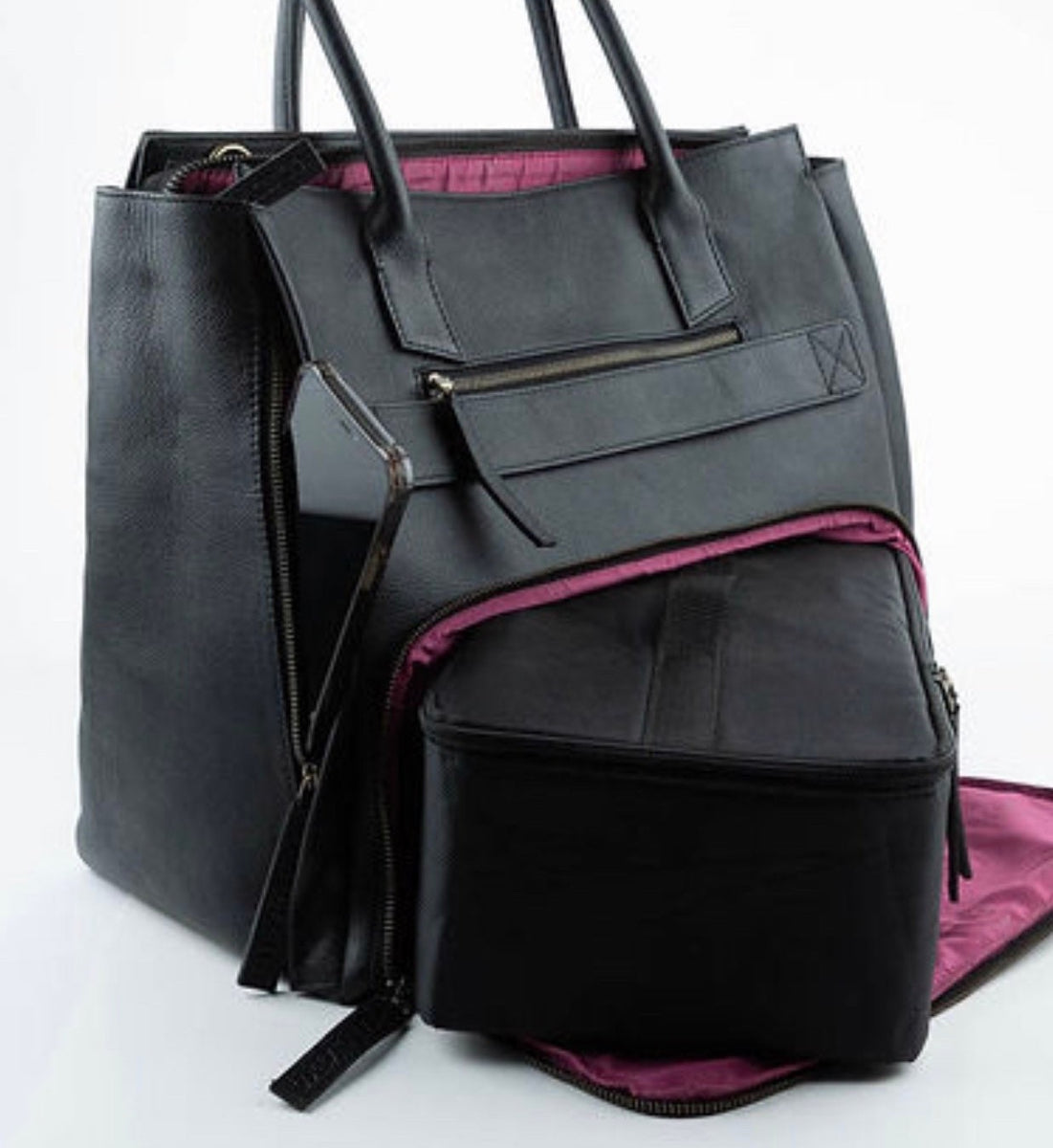 Brand New Tote Bag with rose keychain Cartera negra compacta NUEVA con  pompon